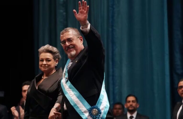 GUATEMALA ESTRENA PRESIDENTE