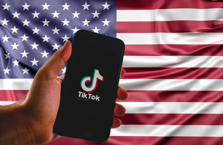LOS GIGANTES TECNOLÓGICOS QUE COMPITEN POR COMPRAR TIKTOK ANTE LA POSIBLE PROHIBICIÓN EN EEUU