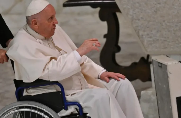 PAPA SIGUE ESTABLE
