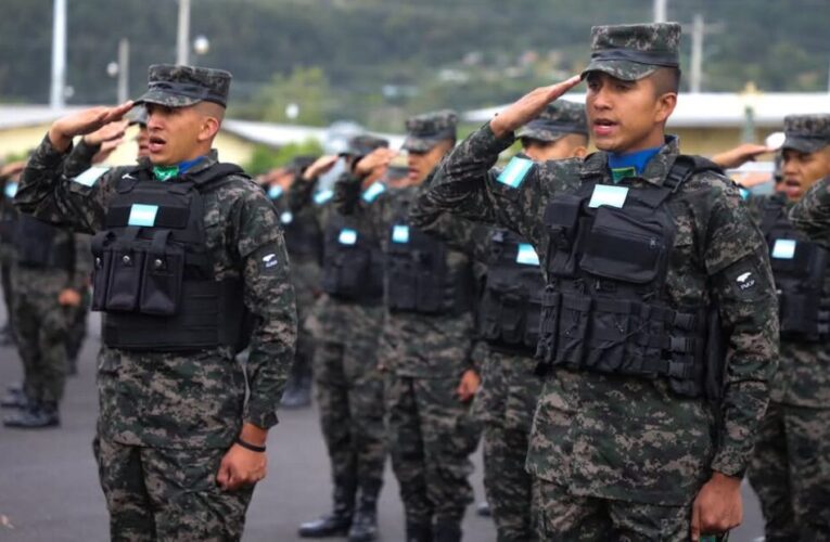 MILITARES FIRMES PARA LA BATALLA DEMOCRÁTICA