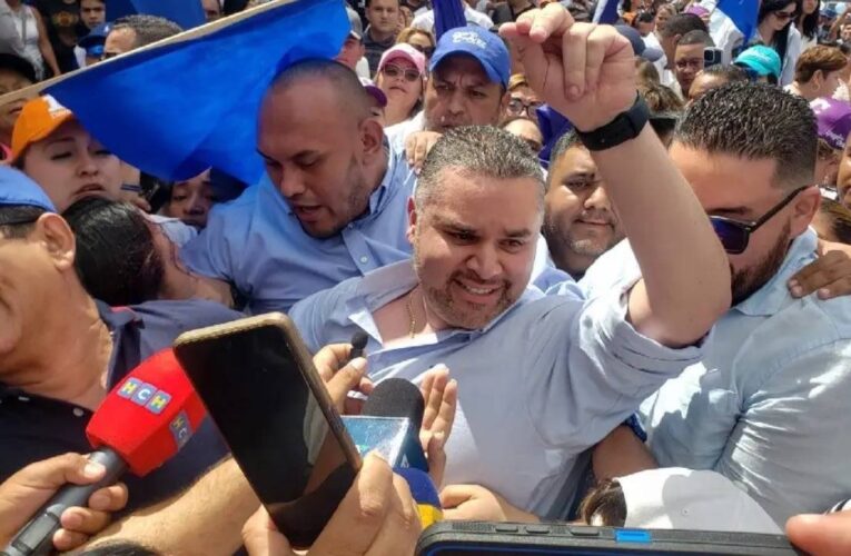 DAVID CHÁVEZ VUELVE A CASA