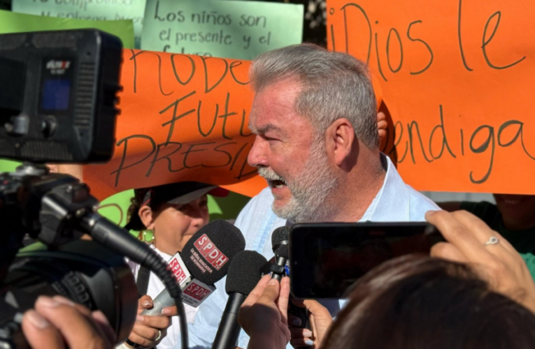 EL POLLO SE DA PAJA SOLITO
